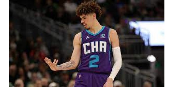 Una meravigliosa interpretazione della carriera di LaMelo Ball